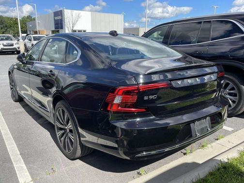 Onyx Black Metallic 2025 Volvo S90 B6 Plus