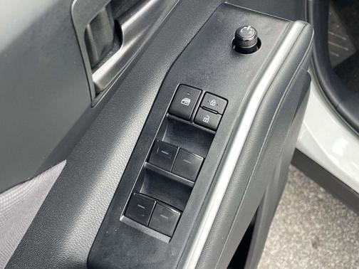 Wind Chill Pearl 2024 Toyota Highlander LE