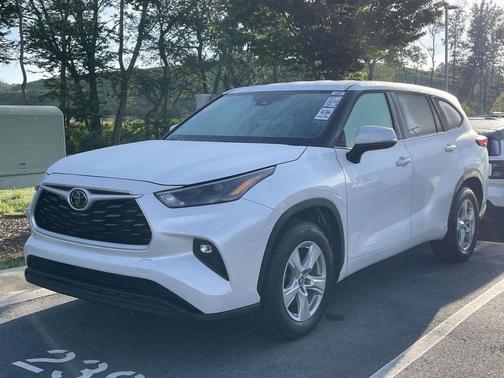 Wind Chill Pearl 2024 Toyota Highlander LE