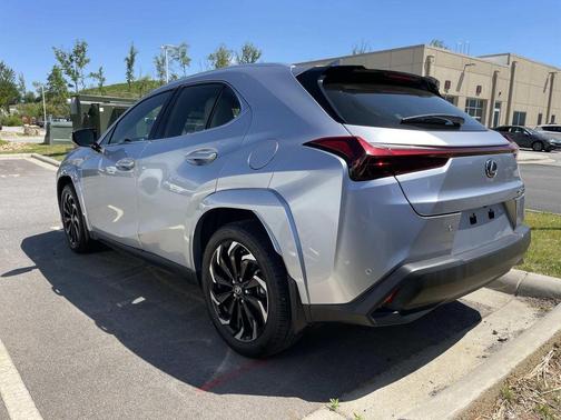 Iridium 2023 Lexus UX 250h Premium