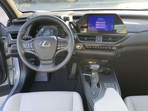 Iridium 2023 Lexus UX 250h Premium