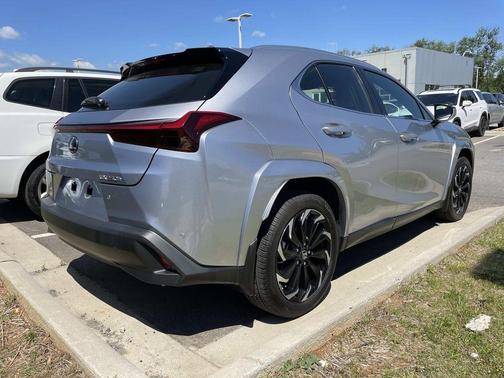Iridium 2023 Lexus UX 250h Premium