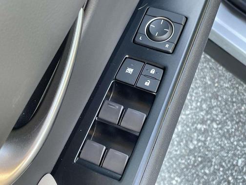 Iridium 2023 Lexus UX 250h Premium