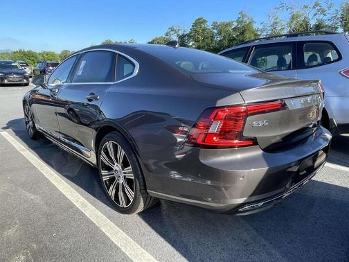 Platinum Grey Metallic 2023 Volvo S90 B6 Ultimate