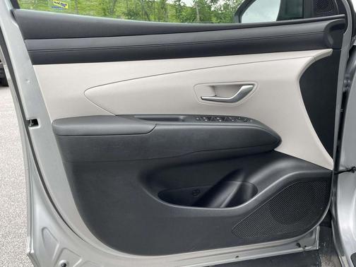 Shimmering Silver 2025 Hyundai TUCSON SEL