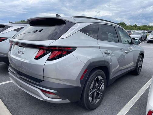 Shimmering Silver 2025 Hyundai TUCSON SEL