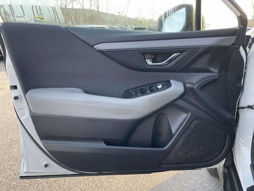 Crystal White Pearl 2020 Subaru Outback Premium