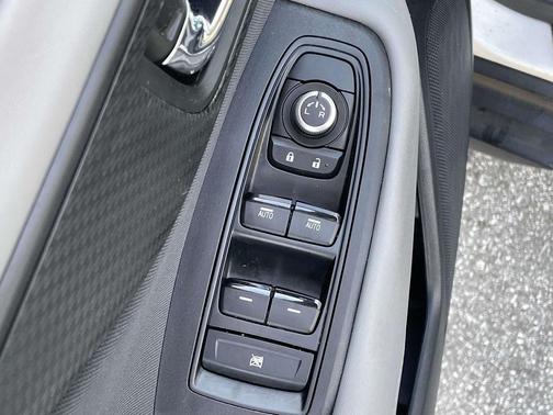 Crystal White Pearl 2020 Subaru Outback Premium