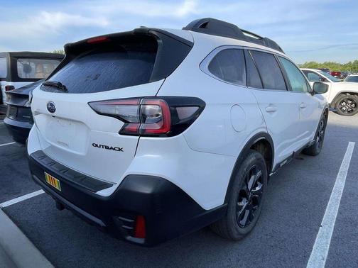 Crystal White Pearl 2021 Subaru Outback Onyx Edition XT