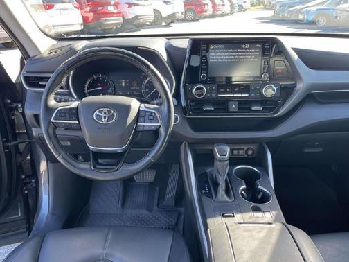 Magnetic Gray Metallic 2020 Toyota Highlander XLE