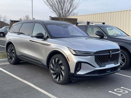 2025 Lincoln Nautilus Reserve