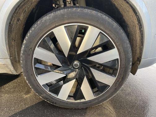 2023 Volvo XC90 Recharge Plug-In Hybrid T8 Plus 6-Seater