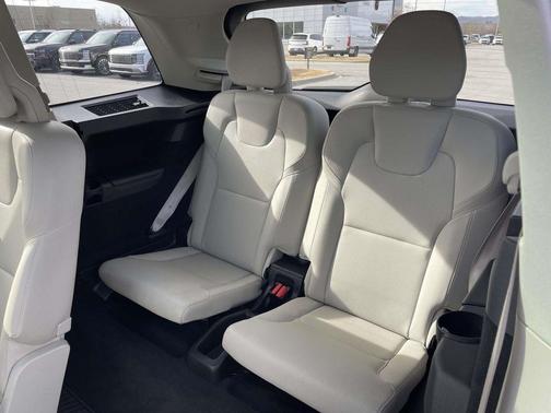 2023 Volvo XC90 Recharge Plug-In Hybrid T8 Plus 6-Seater