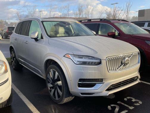 2023 Volvo XC90 Recharge Plug-In Hybrid T8 Plus 6-Seater