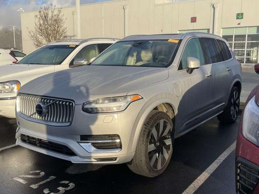 2023 Volvo XC90 Recharge Plug-In Hybrid T8 Plus 6-Seater