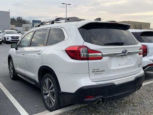 Crystal White Pearl 2022 Subaru Ascent Limited 7-Passenger