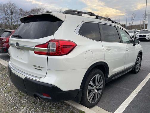 Crystal White Pearl 2022 Subaru Ascent Limited 7-Passenger