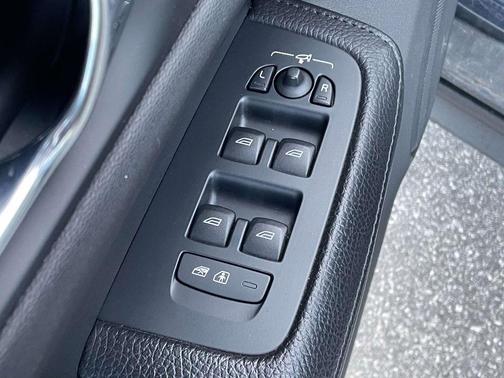 2021 Volvo V60 Cross Country T5