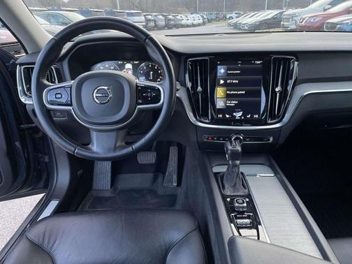 2021 Volvo V60 Cross Country T5