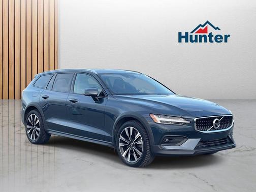 2021 Volvo V60 Cross Country T5