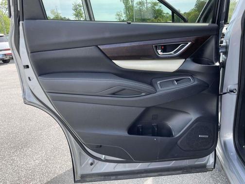 Ice Silver Metallic 2022 Subaru Ascent Touring 7-Passenger