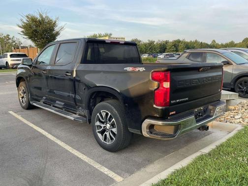 Black 2022 Chevrolet Silverado 1500 LT