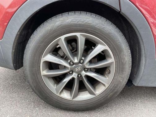 2018 Hyundai SANTA FE SE