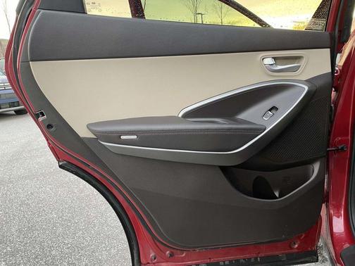 2018 Hyundai SANTA FE SE