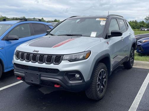 Silver Zynith 2024 Jeep Compass Trailhawk