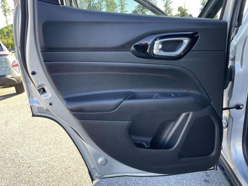 Silver Zynith 2024 Jeep Compass Trailhawk