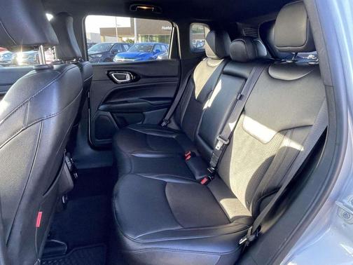 Silver Zynith 2024 Jeep Compass Trailhawk