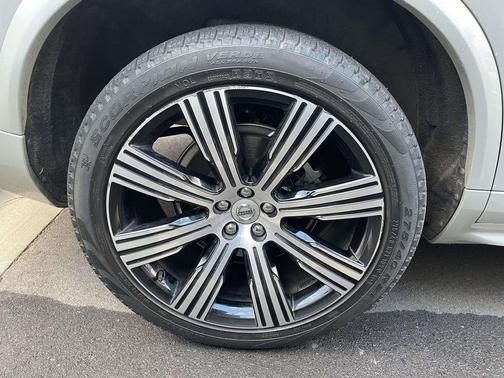 2022 Volvo XC90 T6 Inscription 7 Passenger