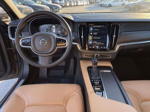 2019 Volvo V90 Cross Country T6