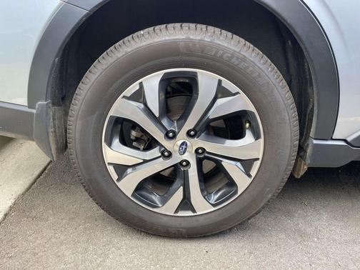 Ice Silver Metallic 2021 Subaru Outback Limited