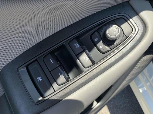 Crystal White Pearl 2025 Subaru Legacy Premium