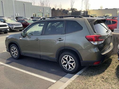 2024 Subaru Forester Premium