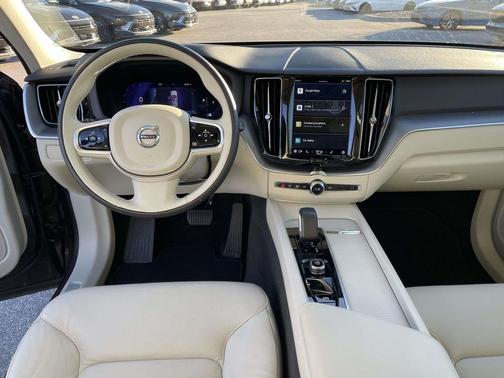 2023 Volvo XC60 B5 Core