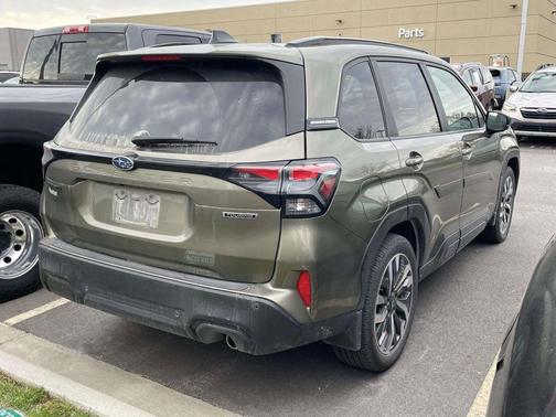 2025 Subaru Forester Touring