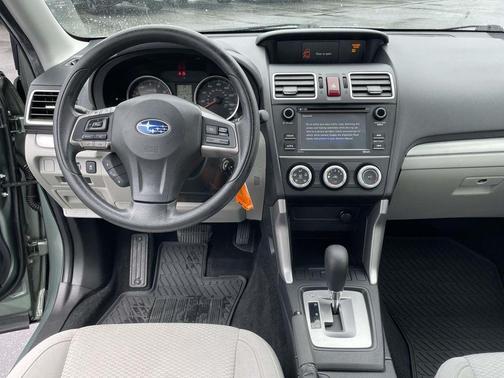 Jasmine Green Metallic 2016 Subaru Forester 2.5i