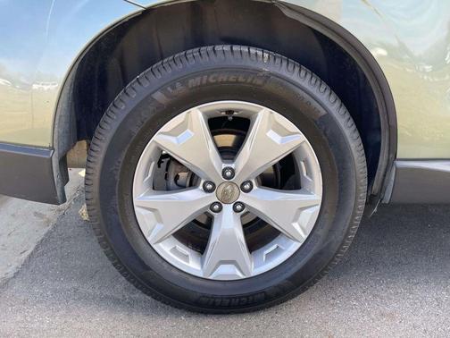 Jasmine Green Metallic 2016 Subaru Forester 2.5i