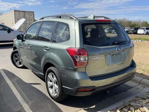 Jasmine Green Metallic 2016 Subaru Forester 2.5i