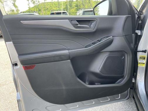 Iconic Silver Metallic 2024 Ford Escape Active