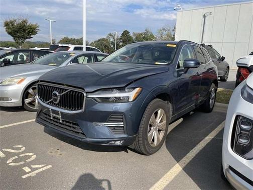 2022 Volvo XC60 B5 Momentum