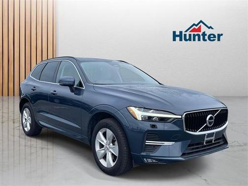 2022 Volvo XC60 B5 Momentum