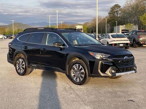 Crystal Black Silica 2025 Subaru Outback Limited