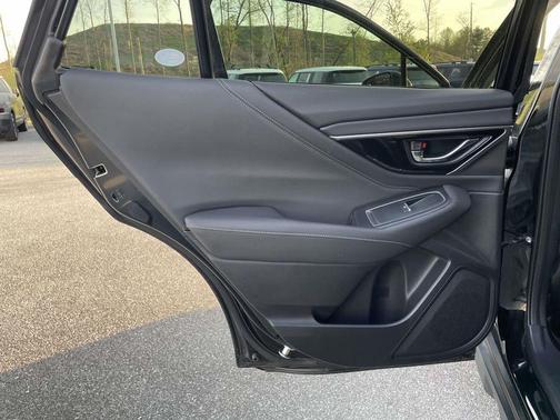 Crystal Black Silica 2025 Subaru Outback Limited