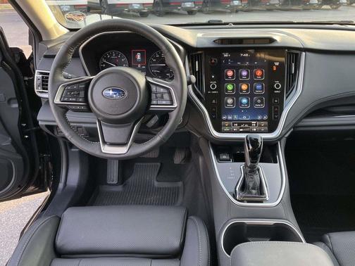 Crystal Black Silica 2025 Subaru Outback Limited