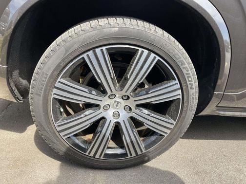Platinum Grey Metallic 2023 Volvo XC90 B6 Ultimate 6-Seater