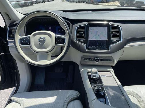 Platinum Grey Metallic 2023 Volvo XC90 B6 Ultimate 6-Seater