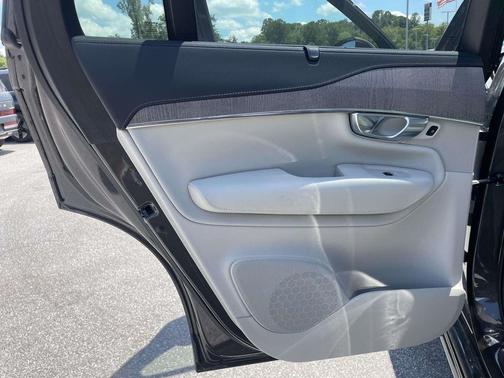Platinum Grey Metallic 2023 Volvo XC90 B6 Ultimate 6-Seater